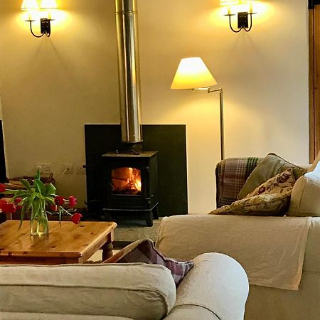 The Billiard Room - Cosy Country Retreat Abergavenny Esterno foto