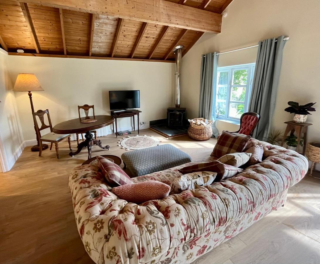 The Billiard Room - Cosy Country Retreat Abergavenny Esterno foto