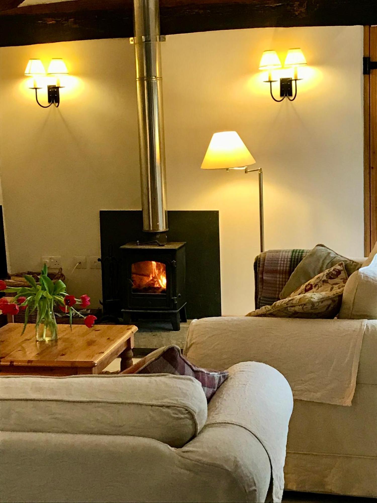 The Billiard Room - Cosy Country Retreat Abergavenny Esterno foto